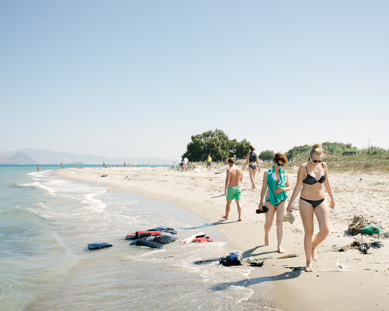 希腊：美腿和救生衣并存的海滩