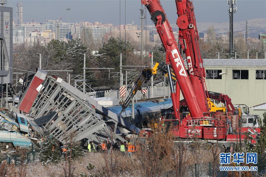 （国际）（1）土耳其高铁撞车事故致9死47伤