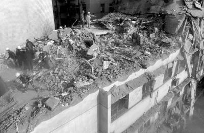 江西萍乡老楼坍塌因野蛮装修 共造成6死1伤